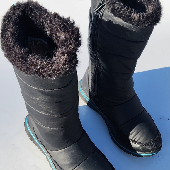 Kids Zip Up Fuzzy Snow Boot - Size 1 - Picture 5 of 13